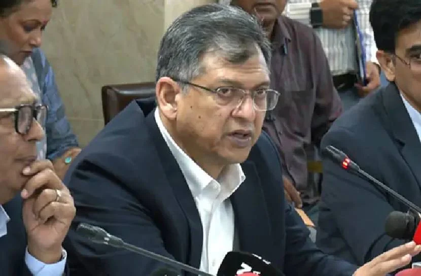 সাংবাদিক গ্রেফতারে আদালতের অনুমতির প্রস্তাব: স্বরাষ্ট্রমন্ত্রী